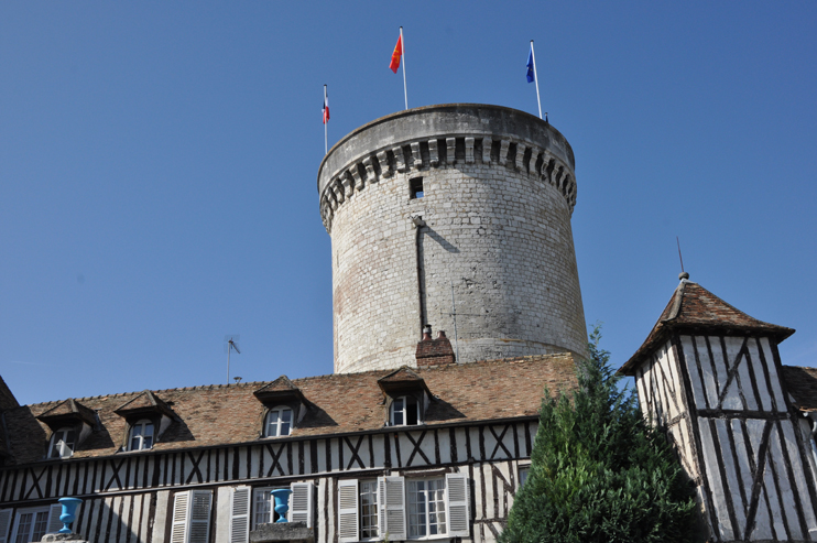 La tour des Archives à Vernon. (Photo Rodolphe Corbin © Patrimoine Normand)